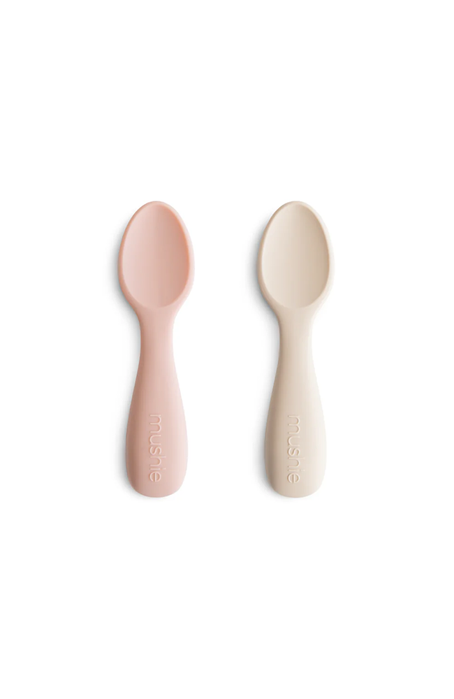 Silicone Toddler Starter Spoons - Blush/Shifting Sand Mushie Äta & Dricka