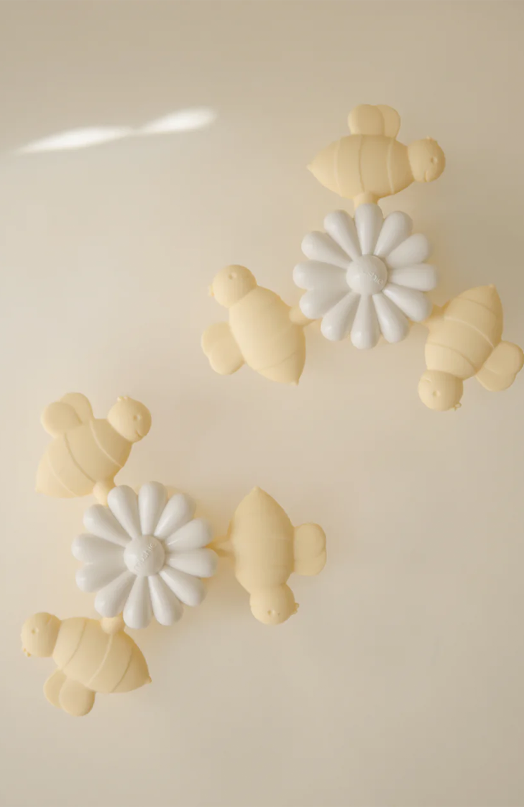Bee Suction Spinner Toy - Buttercup