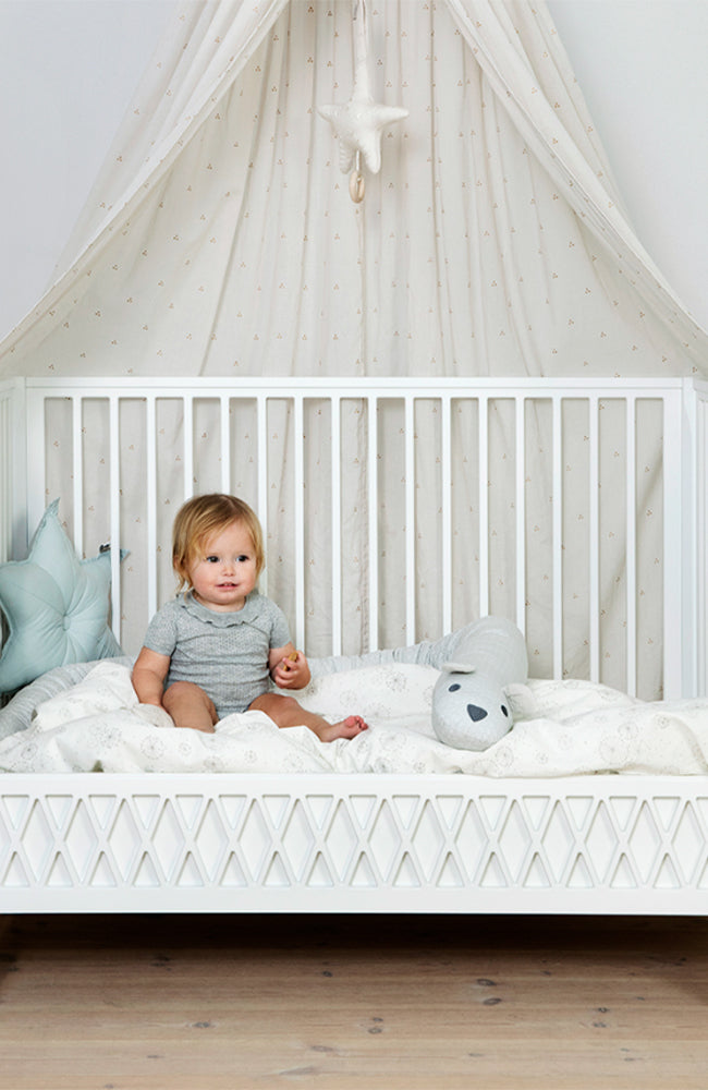 Harlequin Baby Bed - White