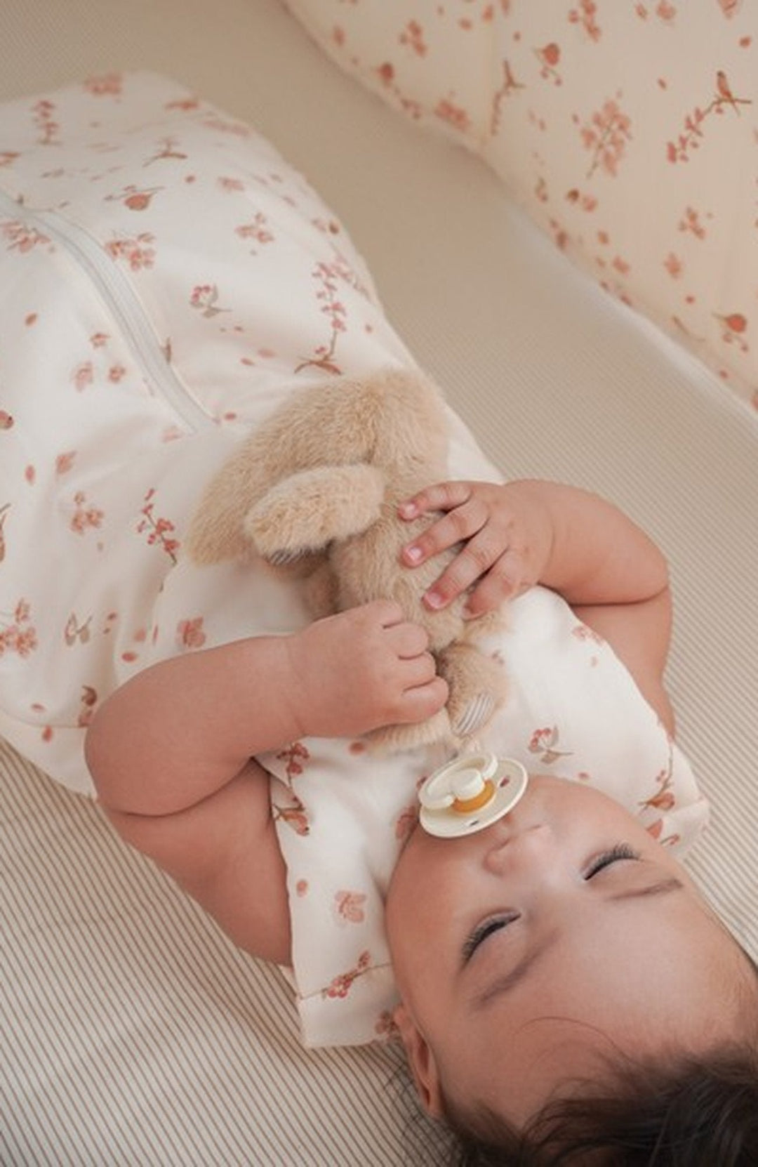 Elva Bunny gosedjur - Latte - detalj 2